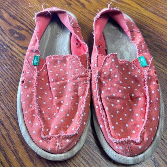 Converse Shoes - Womens sanuks orange size 8